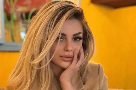 Müğənni Əminə Şirinova - əməliyyat etdirir