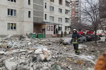 Xarkov atəşə tutuldu - Yaralılar var