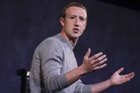 Mark Zukerberq nə qədər maaş alır?