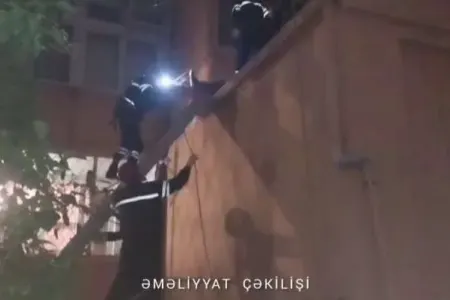 Bakıda 5-ci mərtəbədən yıxılan qadın sağ qaldı - VİDEO