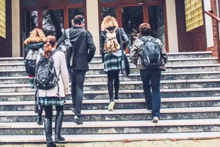 Şagirdlərin davası qanla bitdi