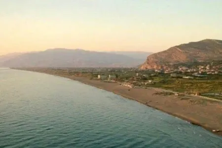 Sahildə kişi cəsədi tapıldı