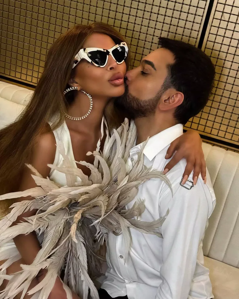 Xalq artistləri öpüşdü - FOTO