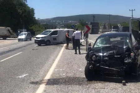 Avtomobil ilə mikroavtobus toqquşdu: - Ölən və yaralananlar var