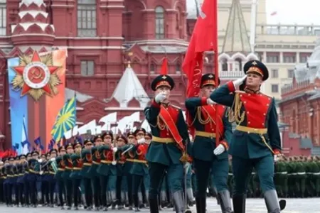 Moskvada hərbi parad keçirilib - FOTO/VİDEO