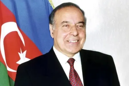 Bu gün Ümummilli Lider Heydər Əliyevin anadan olmasının 101-ci ildönümüdür