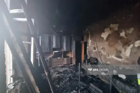 Naxçıvanda kişi siprtli içki içib, evini yandırdı