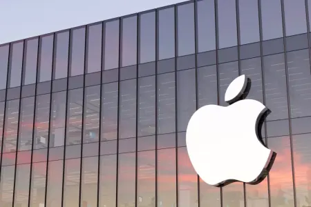 Apple bu şəxslərdən üzr istədi