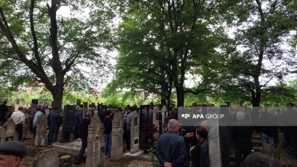 Göldə boğulan tələbələr dəfn olundu - FOTOlar