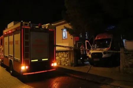 Ambulansda oksigen balonu partladı, - həkimlər yaralandı