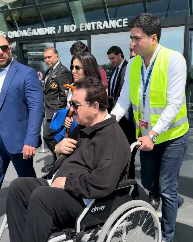 İbrahim Tatlısəs Bakıya əlil arabasında gəldi - FOTO