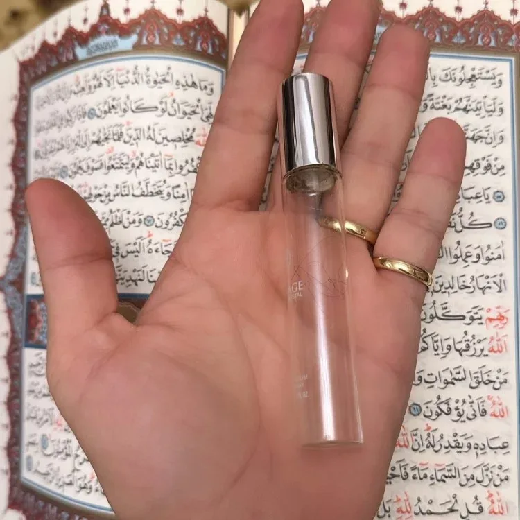 Əri “Toppuş bacı”nın saçını şüşə qabda saxlayır - – FOTO