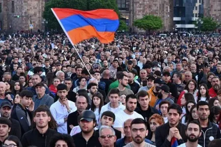 Paşinyana qarşı etiraz: - 151 nəfər saxlanıldı