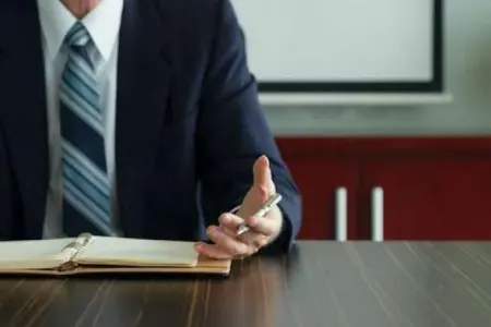 Keçmiş bürokrat 6 qadına təcavüz etdi