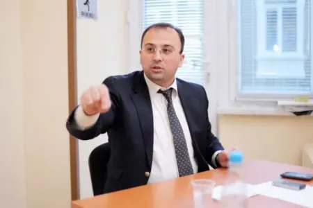 "Allahın olmadığına inanmaq da inancdır" - Elşad Miri