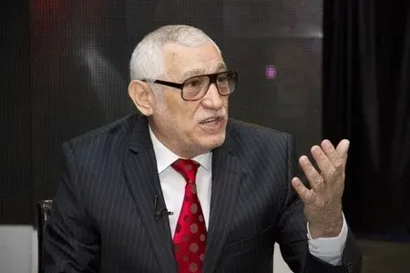 Xalq artisti onlara görə kövrəldi