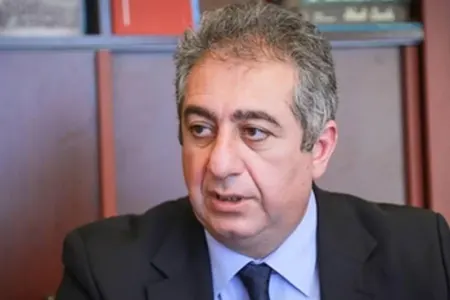 Qubad İbadoğlu siyasi fəaliyyətini dayandırdı