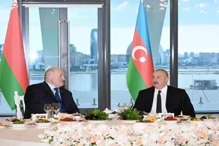 Lukaşenkonun şərəfinə dövlət ziyafəti verildi