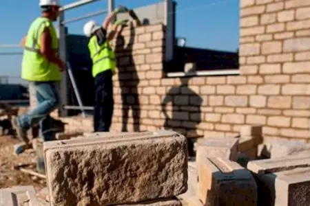 Ev tikmək istəyənlərə PİS XƏBƏR - Bahalaşma dalğası olacaq