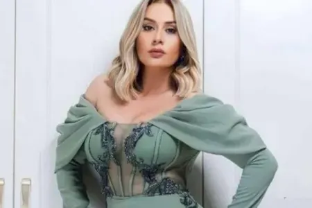 “Necə geyinirəm, şəxsi işimdir” - – Roza Zərgərli hirsləndi