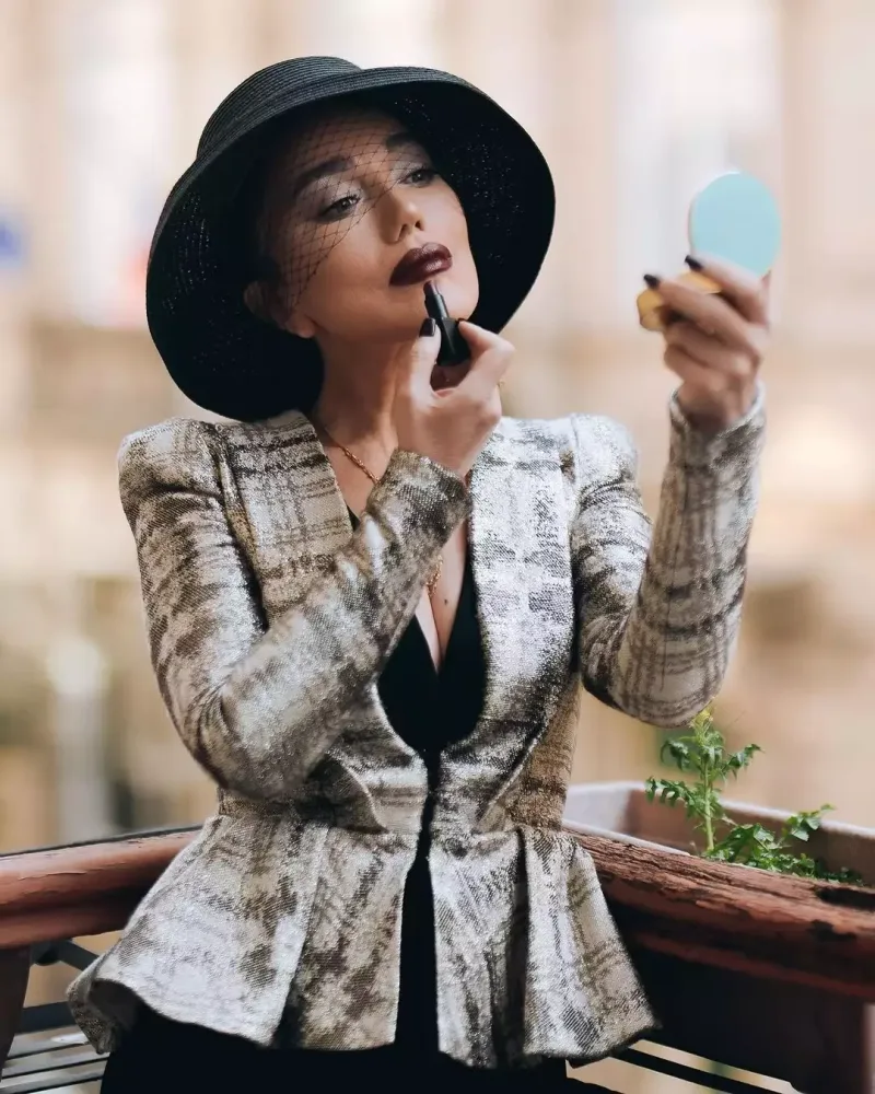 Lalə Məmmədova sinə dekoltesi ilə diqqət çəkdi - FOTO