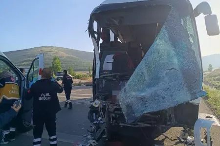 Avtobusu ilə furqon toqquşdu: - Yaralılar var