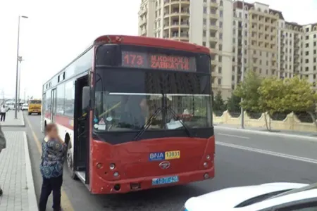 Qadının avtobusdan yıxılaraq öldüyü hadisənin - Təfərrüatı