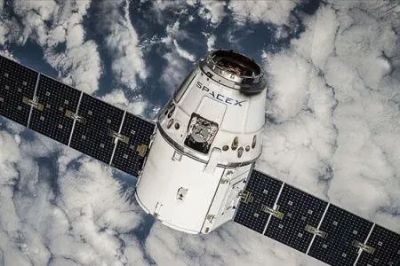 "SpaceX" orbitə ABŞ casus peyklərini göndərdi