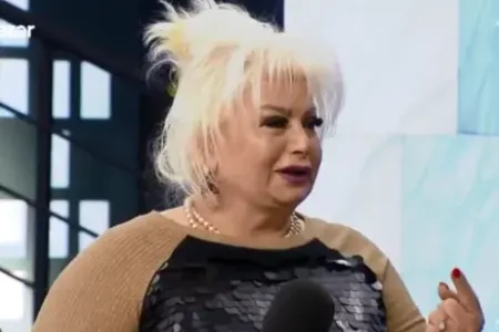 "Paxıl adam qızarır, bozarır, gözü sulanır"