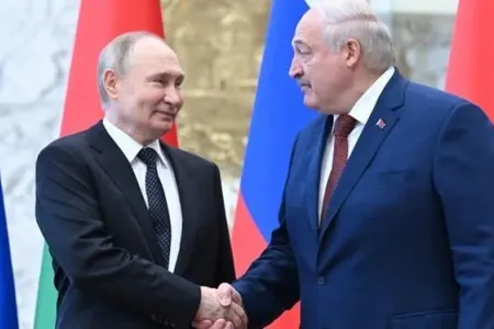 Putin Lukaşenko ilə görüşdü