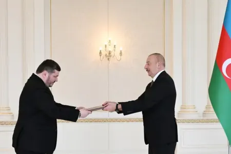 İlham Əliyev Ukrayna səfirinin etimadnaməsini qəbul edib