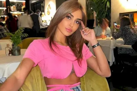 Pərvinə Xalq artistindən sərt cavab: “Çaşan ördək arxası üstə batır”