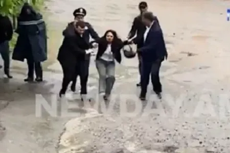 Nikolun görüşü: - Jurnalistləri zaldan sürüyüb çıxardılar - Video