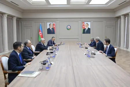 Əli Əsədov İtaliyanın baş prokuroru ilə görüşüb