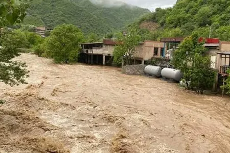 Ermənistandakı daşqınlarda ölən var