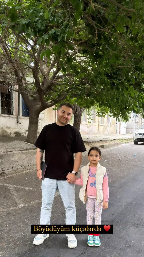 İlkin böyüdüyü küçələrdə qızı ilə - FOTO