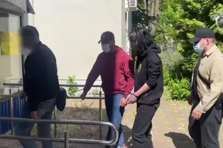 19 yaşlı qıza 60 bıçaq zərbəsi endirdi