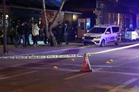 Şirniyyat mağazasına silahlı hücum