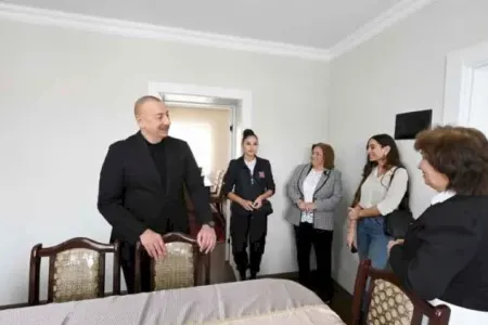Xocalı sakini Prezidentlə xanımını evinə dəvət etdi - Maraqlı dialoq