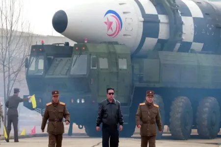 Kim Çen In raket sistemlərinin atışlarına şəxsən rəhbərlik etdi