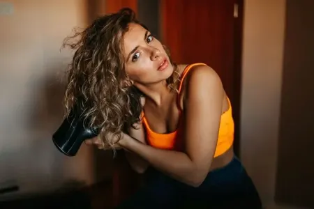 Niyə yaş saçla yatmaq zərərlidir?