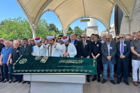 Ahmet Uğurlu son səfərinə yola salındı