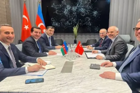 Hikmət Hacıyev həmkarları ilə görüşdü