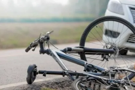 Astarada yük maşını velosipedçini vurdu