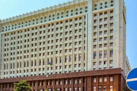 PA rəhbəri Enerji Agentliyinin direktoru ilə görüşdü