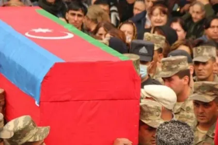 Qalıqları 31 il sonra tapılan şəhidlə vida mərasimi keçirilib