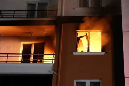 Arvadıyla dalaşdı, - evi yandırdı