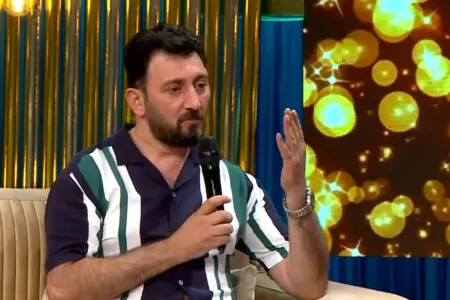 “Səhnədə kişi özünü qadın kimi aparmamalıdır”