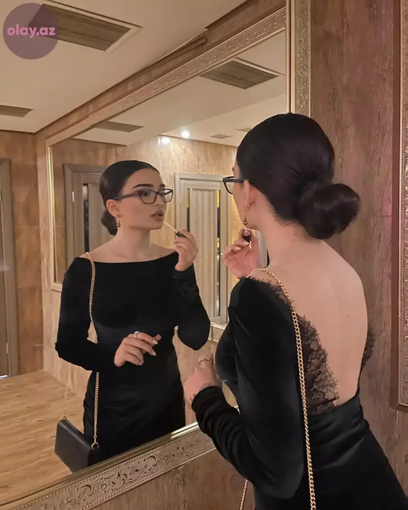 Ayaz Salayevin heç yerdə görmədiyiniz qızı - FOTOlar