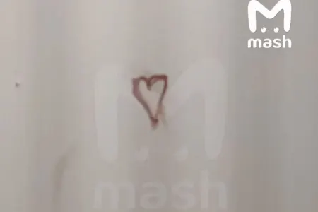 Hərəkatın sədr müavinini öldürdü, qanı ilə divara ürək çəkdi